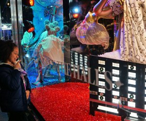 Louis Vuitton window display at Bloomingdale's. NYC, USA Stock