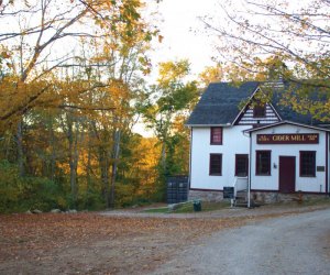 B. F. Clyde's Cider Mill : A Delicious Mystic Steam Powered Autumnal Tradition