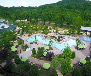 Stay right on Dollywood's property at the DreamMore Resort & Spa.