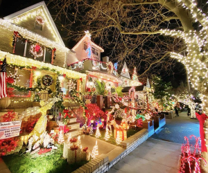 Things to do Thanksgivint weekend in NYC: Dyker Heights Holiday Lights