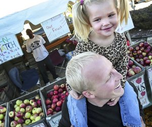 Long Grove Apple Fest. Photo courtesy of Enjoy Illinois