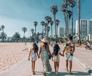 Stroll on the beach in Santa Monica