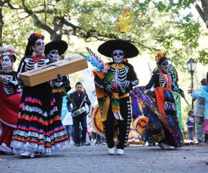 Best Dia De Los Muertos And Day Of The Dead Celebrations For Nyc Kids Mommypoppins Things To Do In New York City With Kids