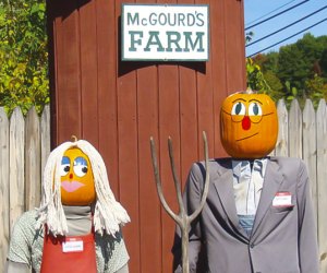 Image of Pumpkintown USA's American Gothic tribute.