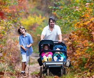 Moms and dads will get their steps in with these fun stroller hikes in Connecticut for families with babies and toddlers.