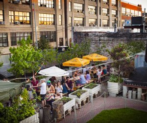 Outdoor dining in NYC: Roberta's