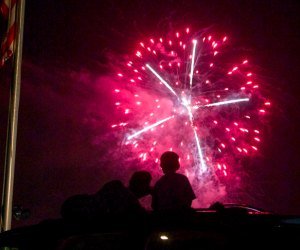 Make some summer memories with the best 4th of July fireworks! Photo courtesy of the Greater New Milford Chamber of Commerce