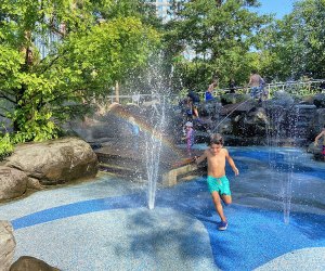 The Pier 6 Waterlab has been one of our favorite NYC splash pads since it opened in 2010. Photo by Sara M