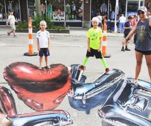 This August is full of fun things to do in Chicago. Photo courtesy of the Howard Street Chalk Fest 