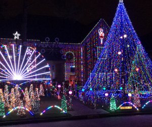 Best Houston Neighborhoods And Homes For Viewing Holiday Lights Mommypoppins Things To Do In Houston With Kids