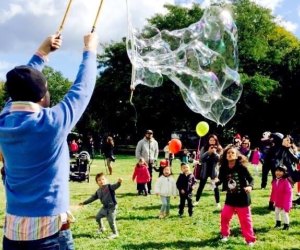 Bubble Show in Hudson Yards Bella Abzug Park | MommyPoppins - Things to ...