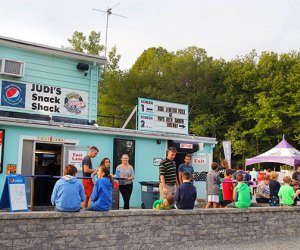 Image of Mendon Twin Drive-in - Drive-In Movie Theaters Near Boston