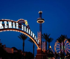 Enjoy free outdoor music at the Kemah Boardwalk. Photo courtesy the venue