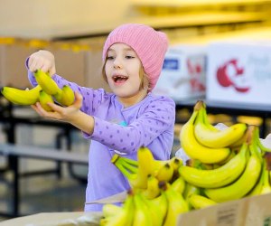 Kids can volunteer alongside parents at these Chicago charities. Photo courtesy of the Greater Chicago Food Depository