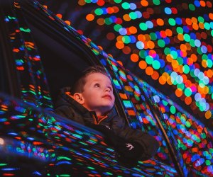 Must Do Holiday Events And Christmas Light Drive Thrus For Long Island Kids In Mommypoppins Things To Do In Long Island With Kids