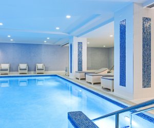 JW Marriott Pool Where To Go Swimming in Chicago With Kids this Winter