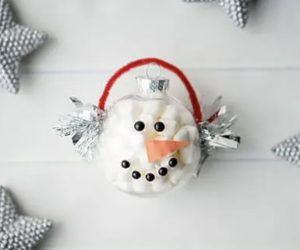 Christmas Activities and Christmas Crafts for Kids: Marhsmallow ornament