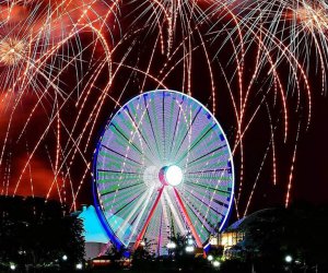 Where to See July 4 Fireworks in and Around Chicago The Navy Pier Fireworks are a highlight of summer in Chicago. Photo courtesy of Navy Pier