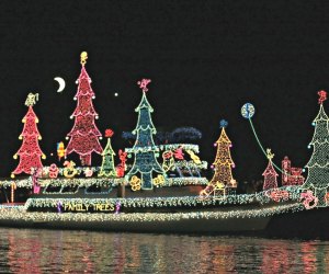 Things To Do in Newport Beach and Costa Mesa with Kids: Newport Beach Boat Parade