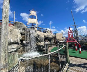 Visiting the Jersey Shore with kids: Castaway Cove mini golf