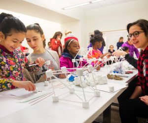 Let the Northeastern STEM Outreach Club show you the Science! Photo by Adam Glanzman/Northeastern University