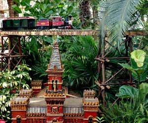 Holiday Train Shows New York Botanical Garden's Holiday Train Show 