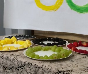 This Olympic-ring-inspired fruit tray couldn't be easier to assemble.