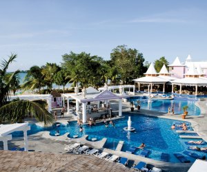 There are no shortage of Jamaica resorts and all-inclusive hotels serving up beach views and pool fun.