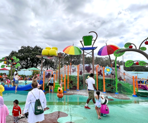 Peppa Pig Theme Park: Muddy Puddles Splash Pad