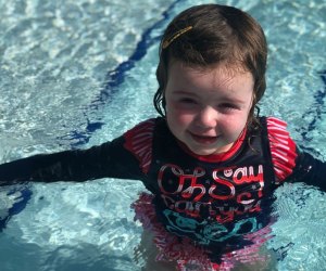 Best Orlando Pools with Day Passes : Toddler swimming in pool