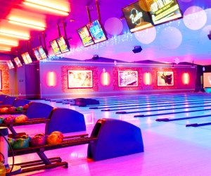 Bowling alleys in Houston: Bowlero