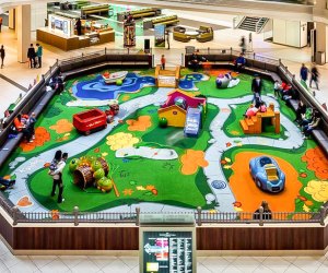 Woodfield Mall near Chicago has a free indoor playground