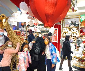 Free indoor places to play in NYC: FAO Schwarz