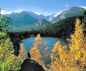 Stunning Rocky Mountain National Park views await about an hour and a half from Denver