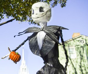 What's this? It's our picks for the top free Halloween events in CT! Scarecrows Along Main Street photo courtesy of the Old Wethersfield, via Visit CT
