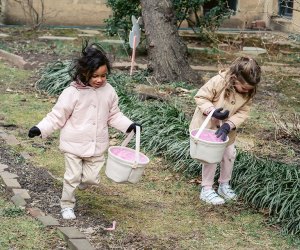 kids participating in outdoor scavenger hunt 