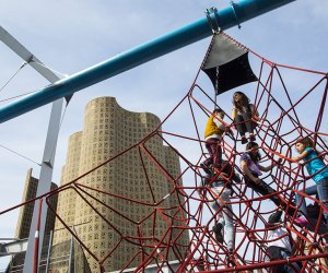 New York Hall of Science Playground: Kids on a climbing web