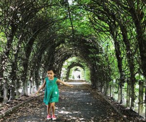 girl at Snug Harbor Cultural Center and Botanical Garden 