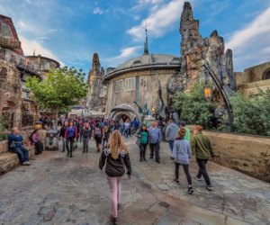 Spring in Los Angeles: Star Wars Galaxy's Edge takes you to a galaxy far away.