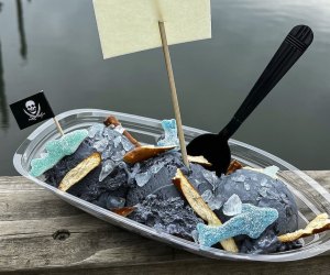 Image of boat-shaped sundae - Best Ice Cream in Connecticut