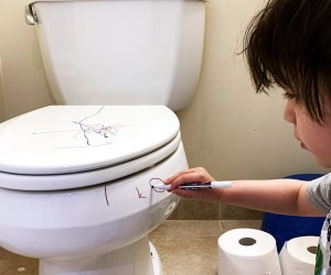 20 Low-Effort Ways to Entertain Toddlers When You’re Sick potty pictures