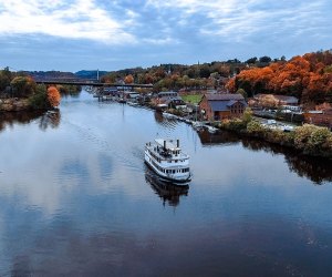 Things To Do in Kingston with Kids: Hudson River Boat Cruises