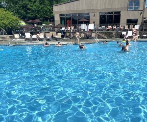 Woodloch Resorts: Swimming in the pool at Woodloch Pines