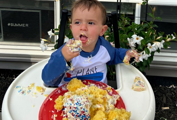 First Birthday Party Ideas for Quarantine Babies: Smash cakes go virtual