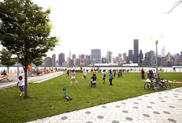 100 things to do in NYC with kids: Gantry Plaza State Park