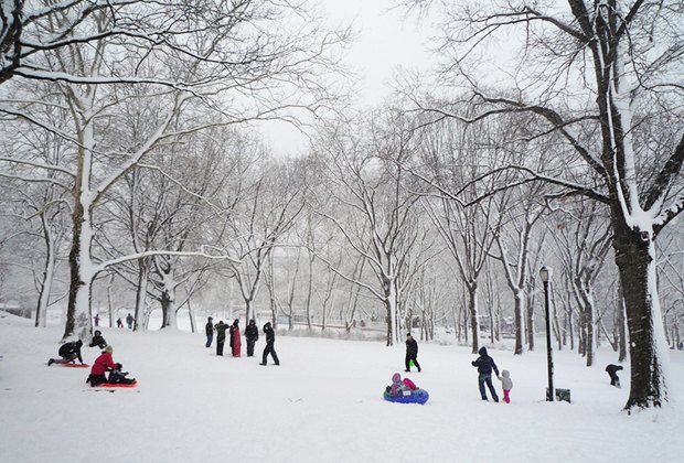 Sledding hills in NYC: Astoria Park