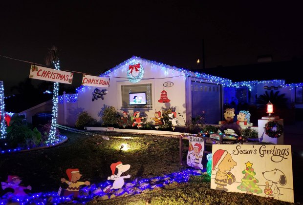 Best Christmas Light Displays And Home Holiday Decorations Around Los Angeles Mommypoppins Things To Do In Los Angeles With Kids