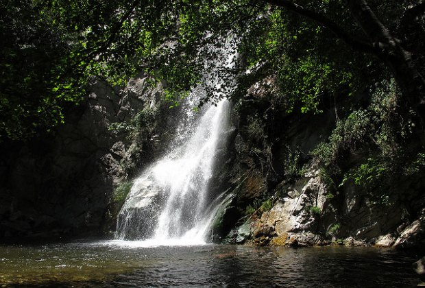 Vodopádové túry, které by měla znát každá rodina v LA: Sturtevant Falls