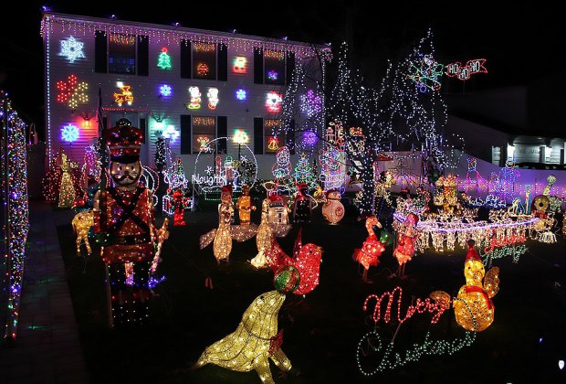 Long Island Christmas Lights 2022 Long Island Homes With Spectacular Christmas Light Displays In 2021 | Mommypoppins - Things To Do In Long Island With Kids