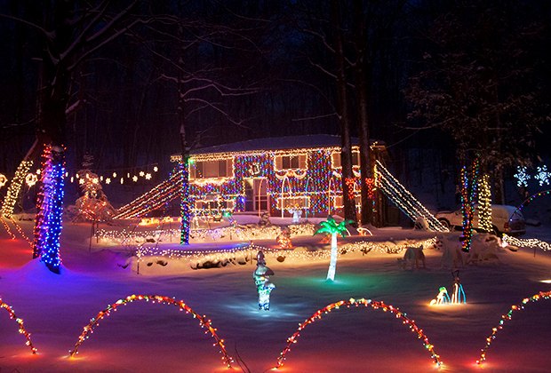 6 Outrageous Holiday Light Displays in the Lower Hudson Valley | Mommy ...